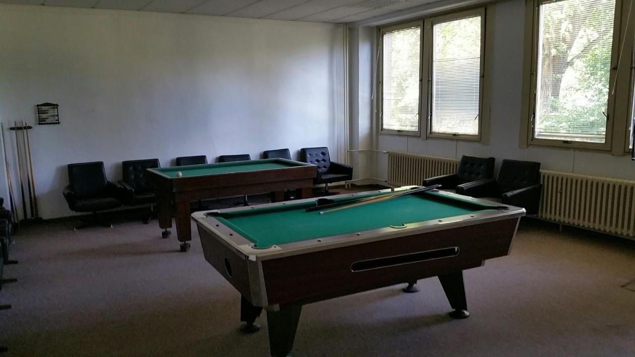 Hotel Hlaska Zlenice ภายนอก รูปภาพ