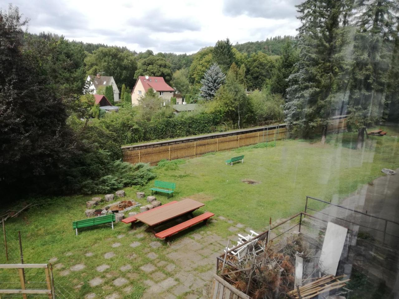 Hotel Hlaska Zlenice ภายนอก รูปภาพ